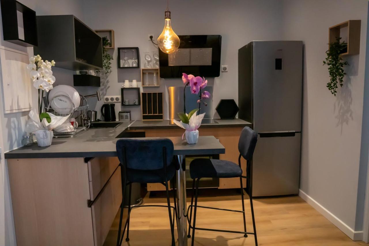 Coeur De Ville T2, Terrasse, Clim Tt Equipe, Parking Sanary-sur-Mer Exteriér fotografie